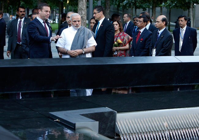नरेंद्र मोदी ने 9/11 में मारे गए लोगों को श्रद्धांजलि दी