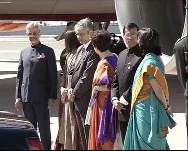 प्रधानमंत्री नरेंद्र मोदी पहुंचे अमेरिका, भव्‍य स्‍वागत