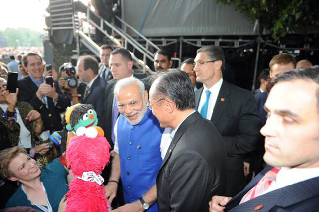 अमेरिका में PM मोदी ने दुनिया को दिया शांति का सबक