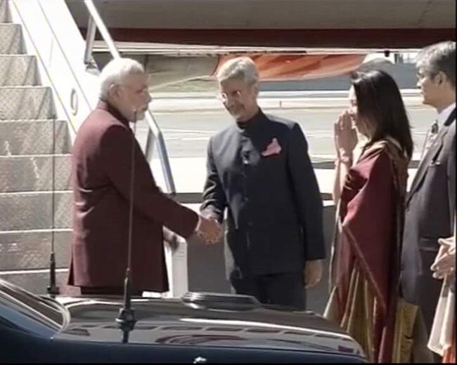 प्रधानमंत्री नरेंद्र मोदी पहुंचे अमेरिका, भव्‍य स्‍वागत