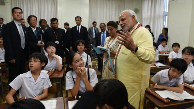 जापान में पीएम मोदी ने बजाया ड्रम