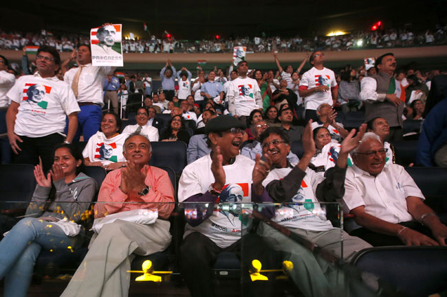 मोदीमय हुआ न्यूयॉर्क का मैडिसन स्क्वॉयर गार्डन