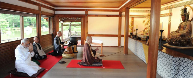 जापान में पीएम मोदी ने बजाया ड्रम