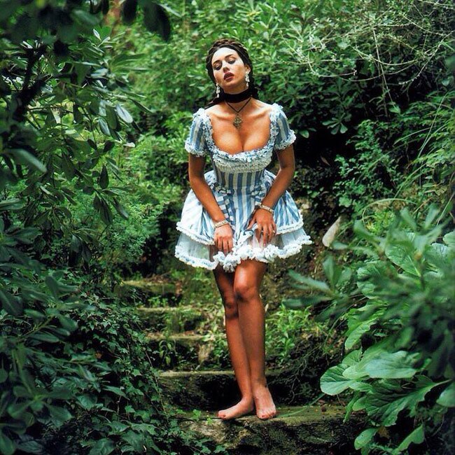 'हॉटेस्‍ट वुमन ऑफ ऑल टाइम' मोनिका बलूची