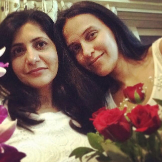 बिन मेकअप हिरोइनों की Selfie