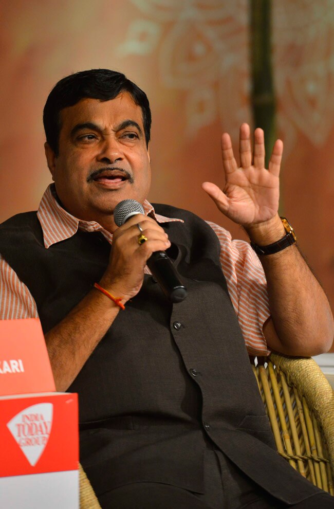 मोदी सरकार के 100 दिन पूरे, आज तक ने बैठाई पंचायत