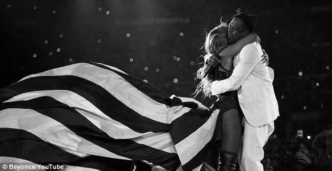 गायिका बेयोंसे की फोटो से मच गया तहलका..