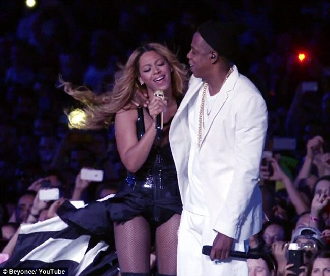 गायिका बेयोंसे की फोटो से मच गया तहलका..