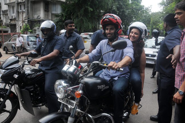 इडली खाने 'मद्रास कैफे' पहुंचे आदित्य और परिणीति