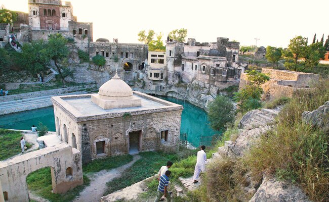 ये हैं पाकिस्तान के ऐतिहासिक हिंदू मंदिर