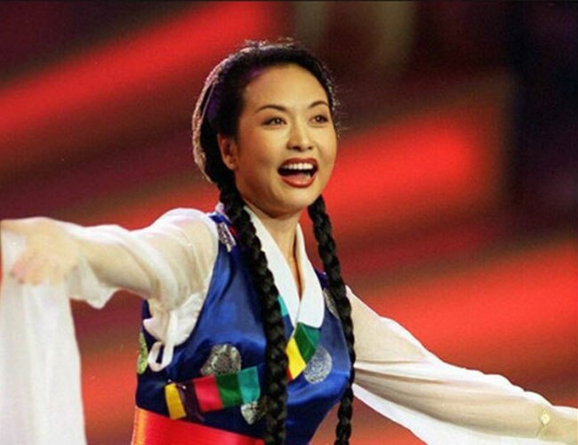 मिलिए 'चीन की प्रथम महिला' पिंग लियुआन से...