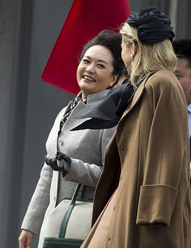 मिलिए 'चीन की प्रथम महिला' पिंग लियुआन से...