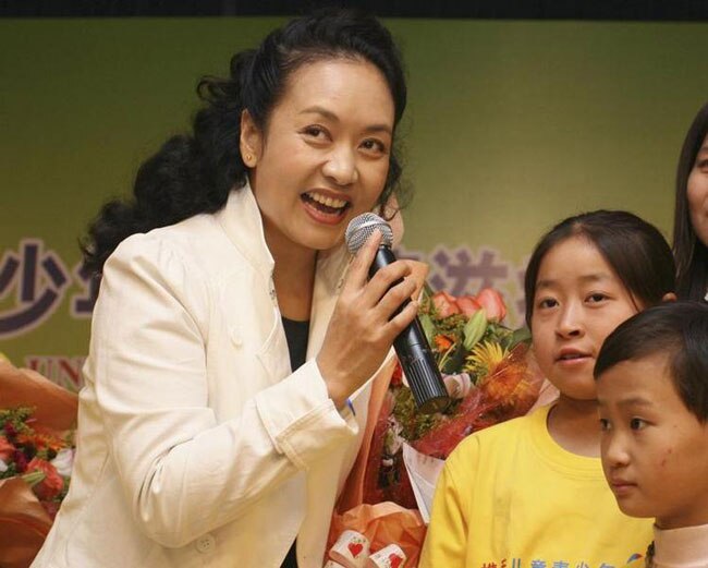 मिलिए 'चीन की प्रथम महिला' पिंग लियुआन से...