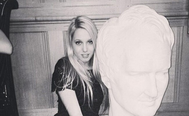 सोशल मीडिया पर हैं 18 साल की इस राजकुमारी के चर्चे