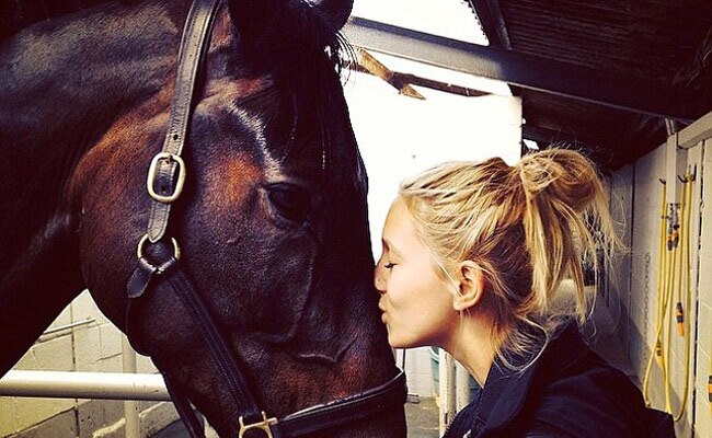 सोशल मीडिया पर हैं 18 साल की इस राजकुमारी के चर्चे