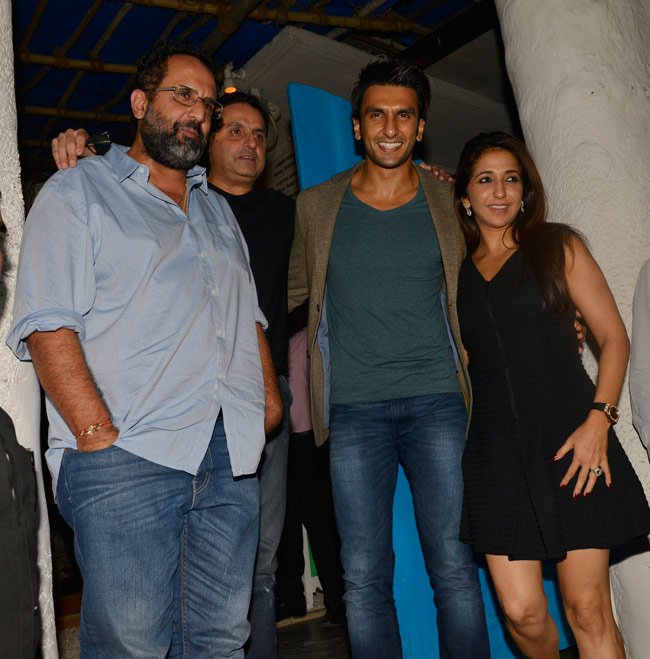 अरे! ये किसके साथ कोजी हो रहे हैं रणवीर...