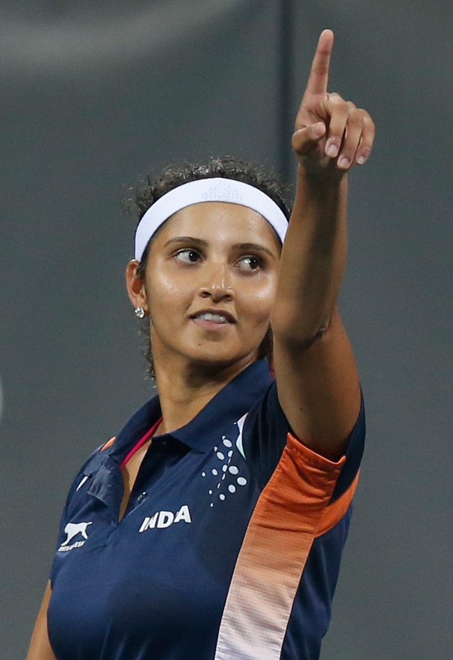 तिरंगा थाम सानिया-साकेत ने मनाया 'सुनहरा' जश्न