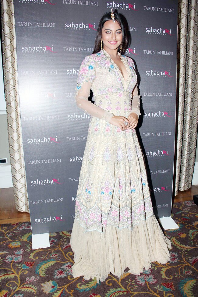 खूबसूरत सोनाक्षी का ये अंदाज भी लाजवाब