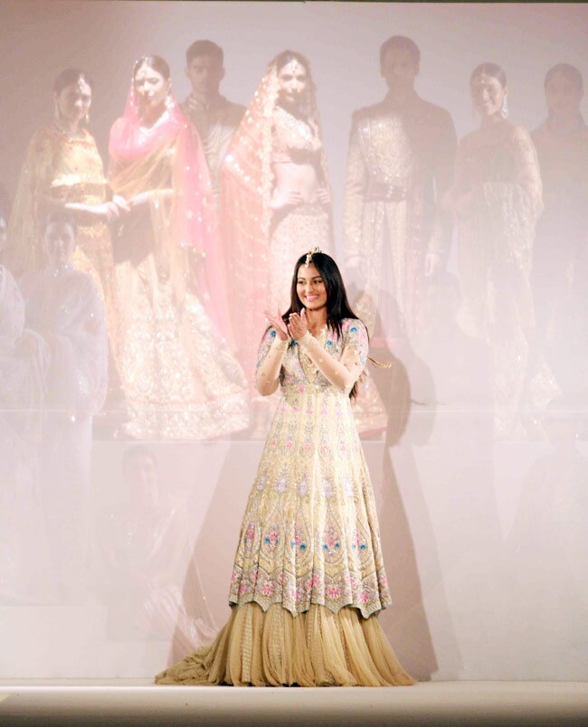 खूबसूरत सोनाक्षी का ये अंदाज भी लाजवाब