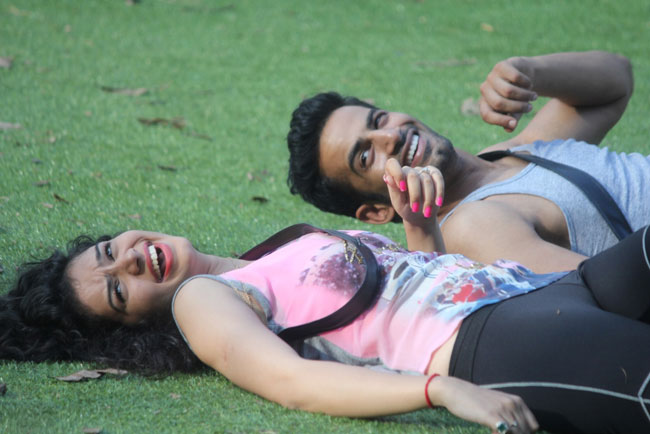 तस्वीरों में BIGG BOSS-8 का पहला दिन