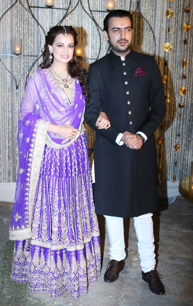 अपने संगीत में साहिल के साथ कुछ यूं नजर आईं दीया मिर्जा