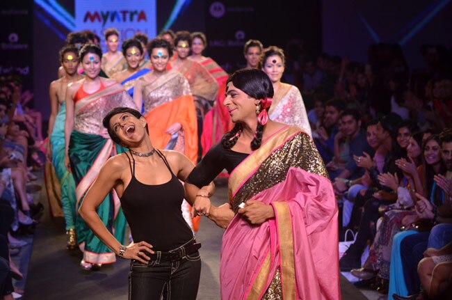 जब रैंप पर शरमाकर नाचने लगी गुत्थी