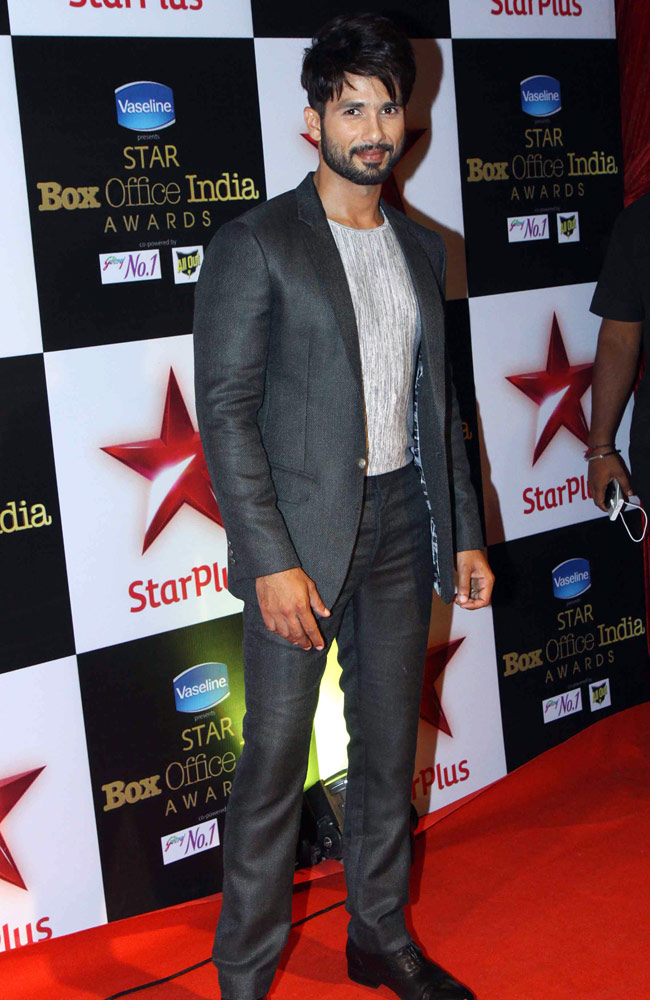 पहली बार हुए 'स्टार बॉक्स ऑफिस इंडिया अवॉर्ड्स' में पहुंचा बॉलीवुड 'कुनबा'