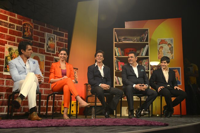 'हैप्‍पी न्‍यू ईयर' की टीम ने इंडिया टुडे ग्रुप के साथ मनाई दिवाली