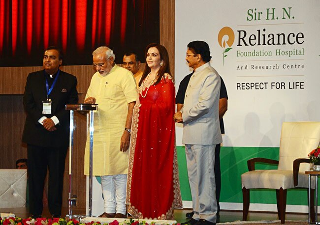 PM संग सेल्फी खिंचाने के लिए सितारों में लगी होड़