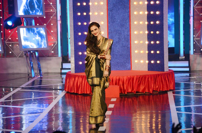 ...जब रेखा ने 'देवर' सलमान के साथ लगाए ठुमके