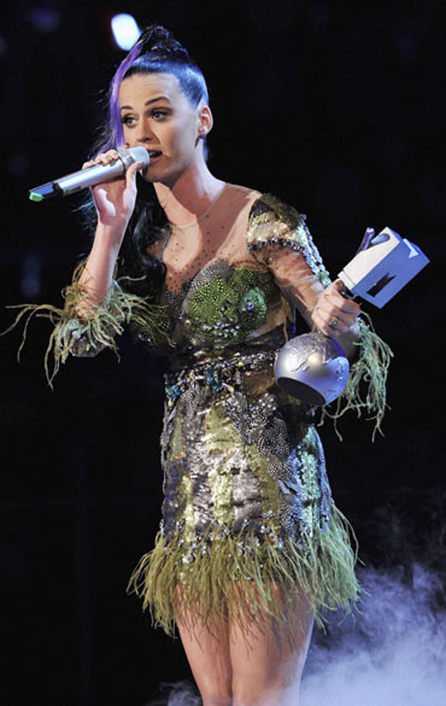 इन इंटरनेशनल सेलेब्रिटीज ने मांगा 'मोर'