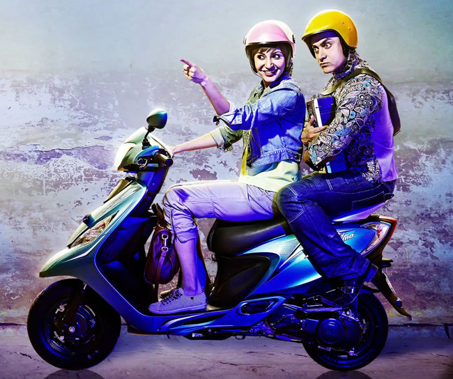 टुकुर टुकुर देखें फिल्‍म 'पीके' के ये पोस्‍टर्स