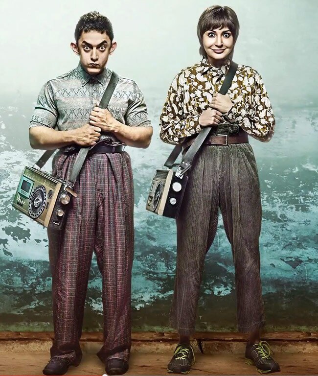 टुकुर टुकुर देखें फिल्‍म 'पीके' के ये पोस्‍टर्स