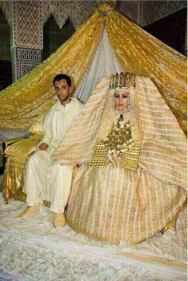 अरब के अमीर ने बेटी को गिफ्ट किया गोल्डन टॉयलेट