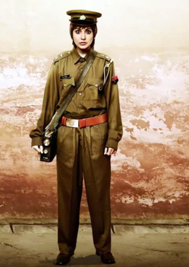 टुकुर टुकुर देखें फिल्‍म 'पीके' के ये पोस्‍टर्स