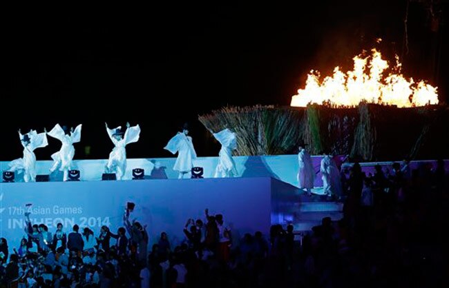 जबरदस्त आतिशबाजी के साथ एशियाई खेलों का समापन