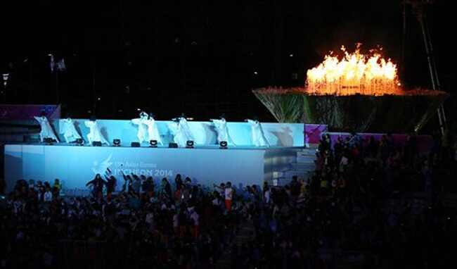 जबरदस्त आतिशबाजी के साथ एशियाई खेलों का समापन