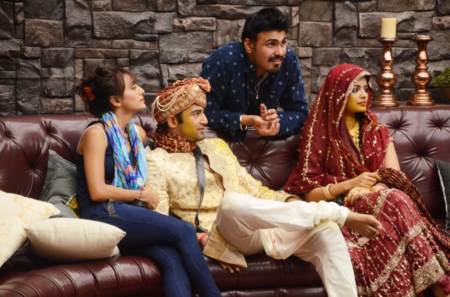 Bigg Boss 8: सोनाली और उपेन की हंगामेदार 'शादी'