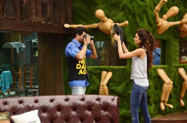 Bigg Boss 8: सोनाली और उपेन की हंगामेदार 'शादी'