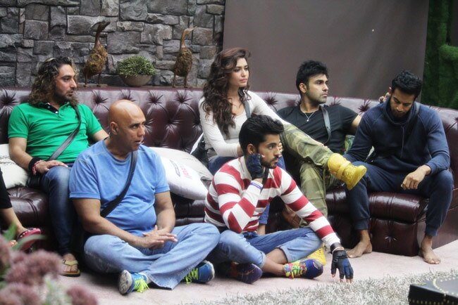 सोनाली को छूने पर 'बिग बॉस' के घर बवाल