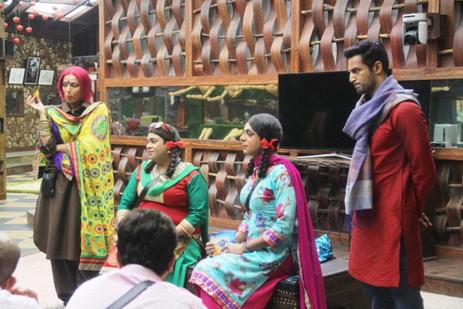 Bigg Boss 8: गुत्‍थी-पलक के साथ घरवालों ने मनाया दिवाली का जश्‍न