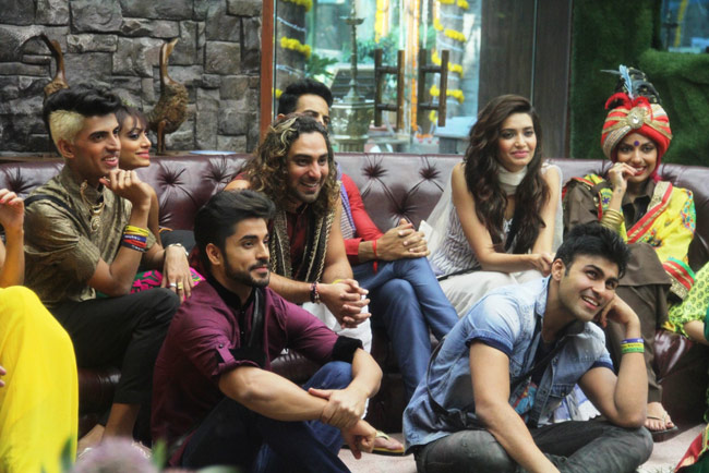 Bigg Boss 8: गुत्‍थी-पलक के साथ घरवालों ने मनाया दिवाली का जश्‍न