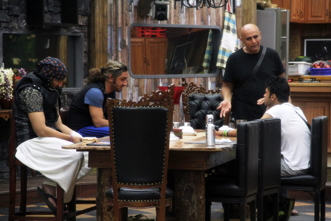 Bigg Boss 8: आखिर क्‍यों आया प्रणीत को गुस्‍सा