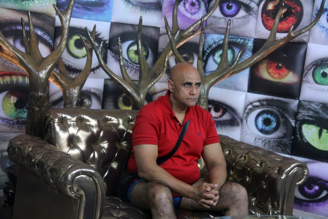 Bigg Boss 8: घर में पड़ी फूट, सोनाली राउत की हुई वापसी