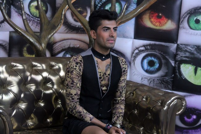 Bigg Boss 8: घर में पड़ी फूट, सोनाली राउत की हुई वापसी