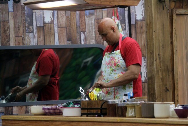 Bigg Boss 8: घर में पड़ी फूट, सोनाली राउत की हुई वापसी