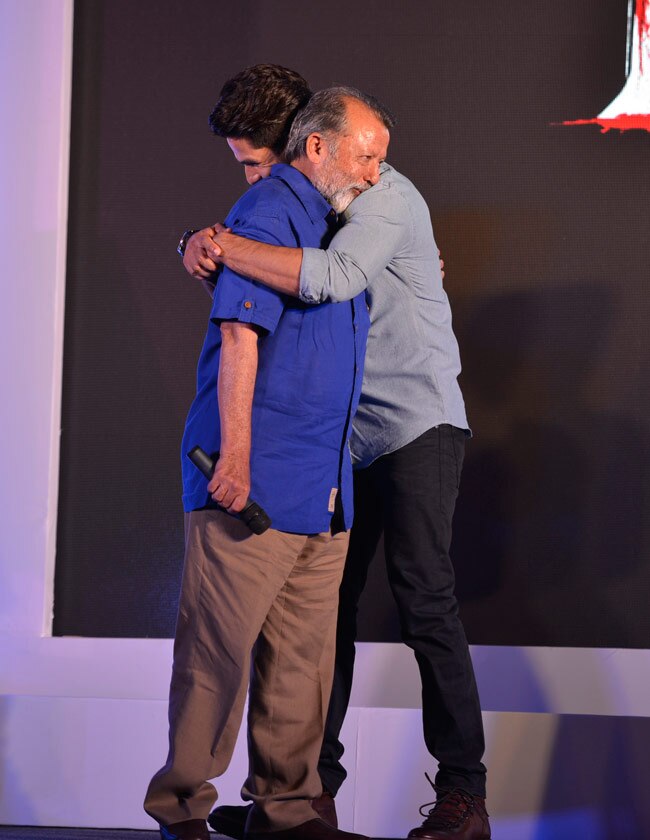 शाहिद, श्रद्धा, तब्‍बू, इरफान ने लॉन्‍च किया विशाल भारद्वाज की किताब