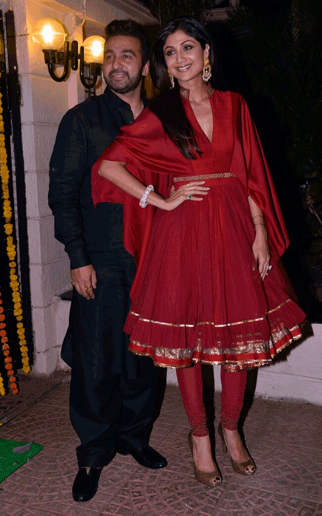 देखिए बॉलीवुड सितारों का दिवाली सेलिब्रेशन