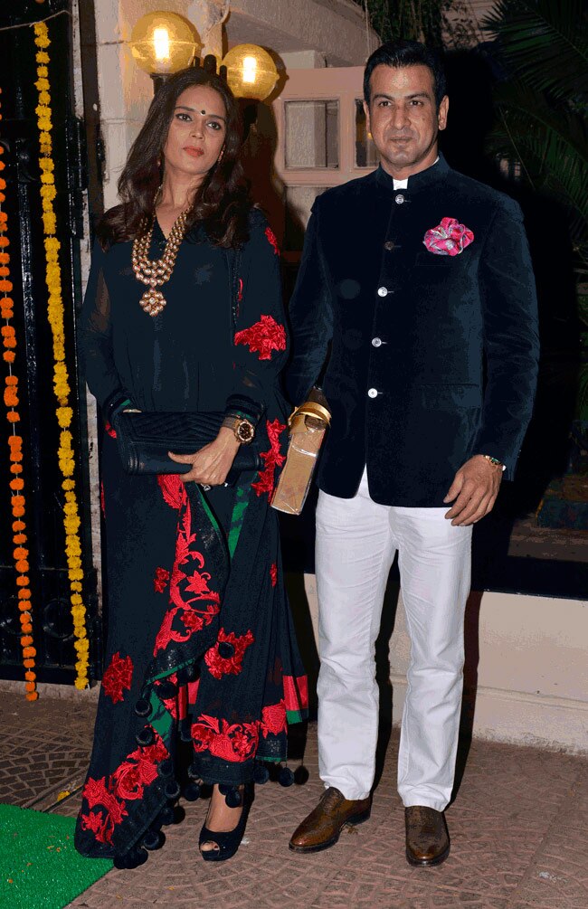 देखिए बॉलीवुड सितारों का दिवाली सेलिब्रेशन