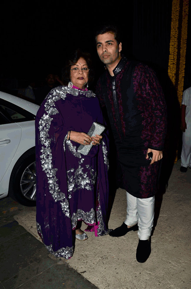 देखिए बॉलीवुड सितारों का दिवाली सेलिब्रेशन